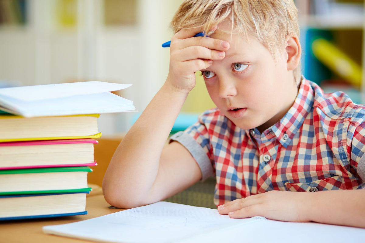 Mon enfant a du mal à se concentrer à l'école : comprendre avant d'agir